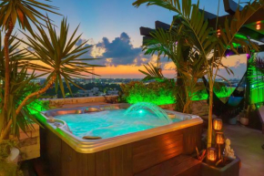 The ONE, Luxury 3 Bedroom Penthouse with Private Jacuzzi
